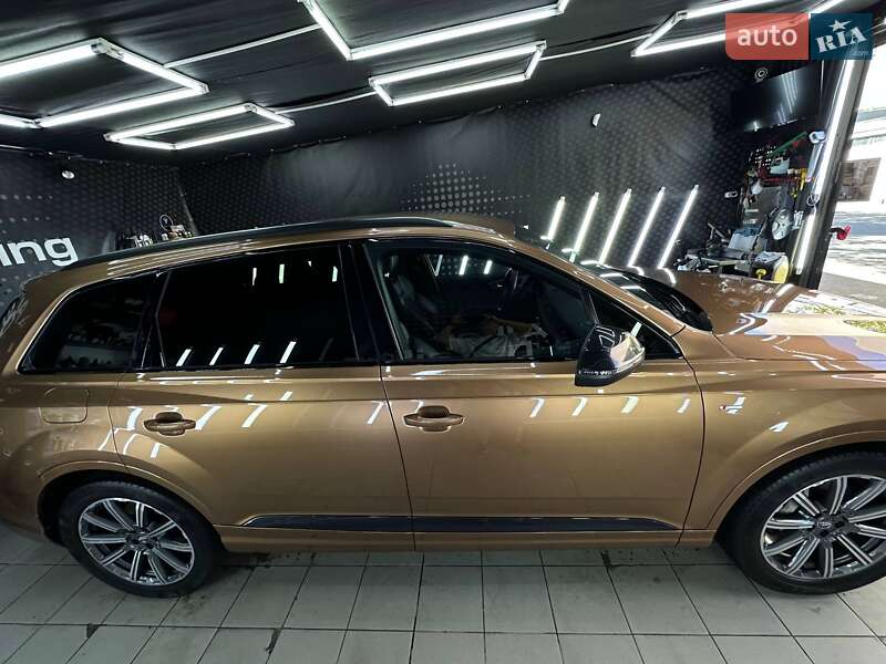 Позашляховик / Кросовер Audi Q7 2017 в Одесі