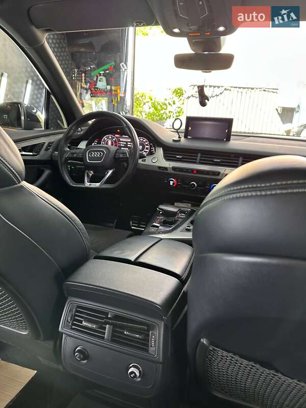 Позашляховик / Кросовер Audi Q7 2017 в Одесі