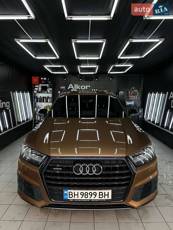 Позашляховик / Кросовер Audi Q7 2017 в Одесі
