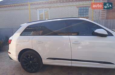 Внедорожник / Кроссовер Audi Q7 2021 в 