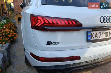 Внедорожник / Кроссовер Audi Q7 2021 в 