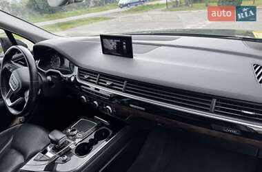 Внедорожник / Кроссовер Audi Q7 2017 в 