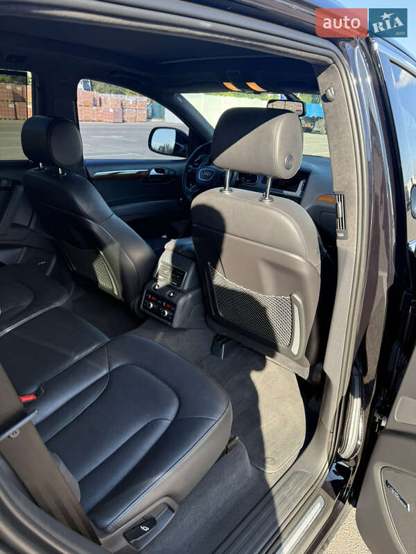 Внедорожник / Кроссовер Audi Q7 2015 в Киеве