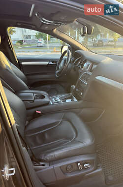 Позашляховик / Кросовер Audi Q7 2010 в 