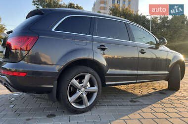 Позашляховик / Кросовер Audi Q7 2010 в 