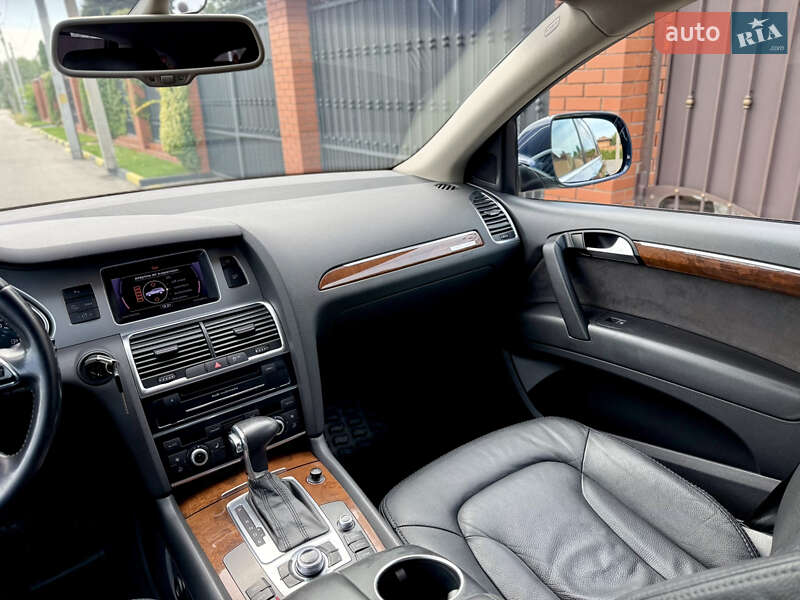 Позашляховик / Кросовер Audi Q7 2013 в Олександрії