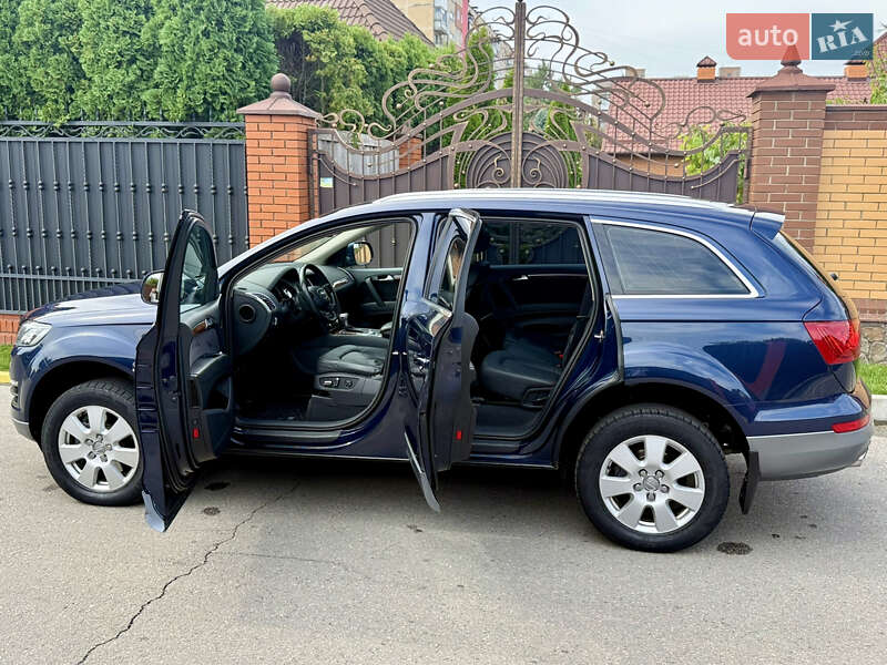 Позашляховик / Кросовер Audi Q7 2013 в Олександрії