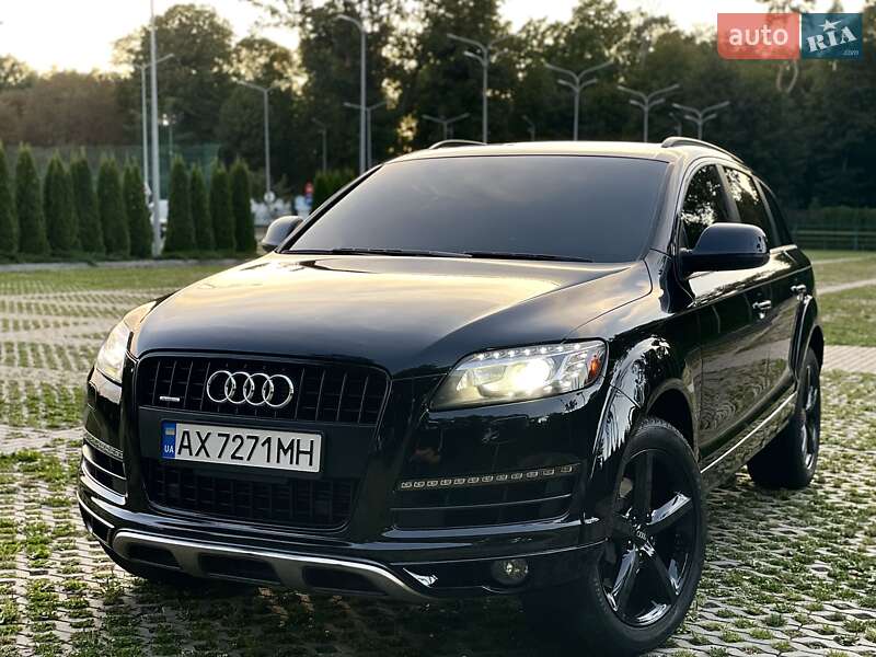 Внедорожник / Кроссовер Audi Q7 2015 в 