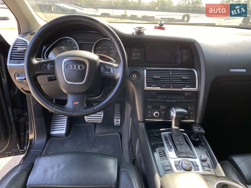 Внедорожник / Кроссовер Audi Q7 2006 в Одессе