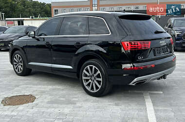 Позашляховик / Кросовер Audi Q7 2017 в 