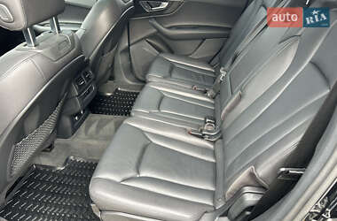 Позашляховик / Кросовер Audi Q7 2017 в 