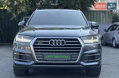 Позашляховик / Кросовер Audi Q7 2015 в 
