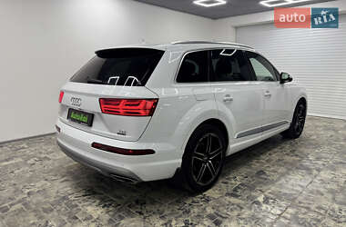 Позашляховик / Кросовер Audi Q7 2016 в 