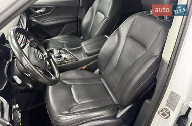 Позашляховик / Кросовер Audi Q7 2016 в 
