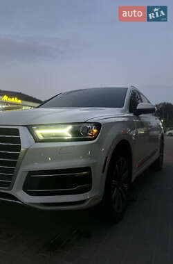 Позашляховик / Кросовер Audi Q7 2016 в 
