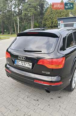 Позашляховик / Кросовер Audi Q7 2009 в 