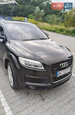 Позашляховик / Кросовер Audi Q7 2009 в 