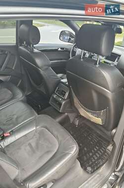 Позашляховик / Кросовер Audi Q7 2009 в 