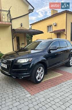 Позашляховик / Кросовер Audi Q7 2012 в 