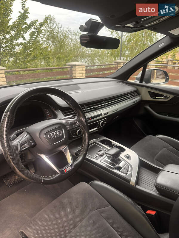 Позашляховик / Кросовер Audi Q7 2015 в Тернополі