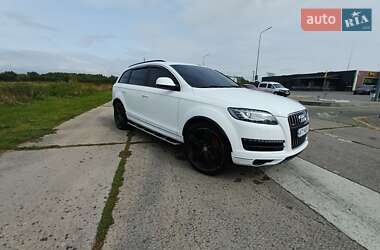 Внедорожник / Кроссовер Audi Q7 2010 в 