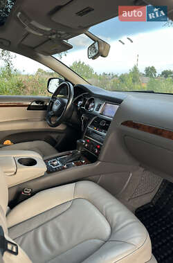 Позашляховик / Кросовер Audi Q7 2013 в 