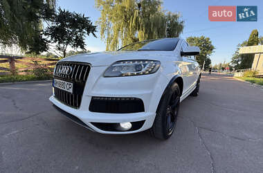 Внедорожник / Кроссовер Audi Q7 2010 в 