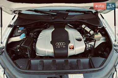 Внедорожник / Кроссовер Audi Q7 2010 в 