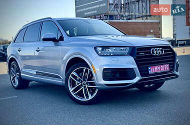Внедорожник / Кроссовер Audi Q7 2017 в 