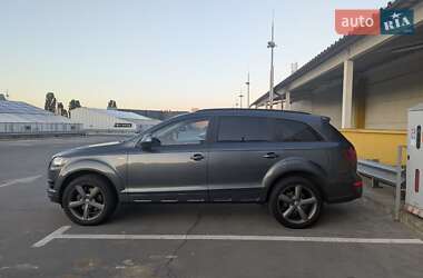 Позашляховик / Кросовер Audi Q7 2015 в 