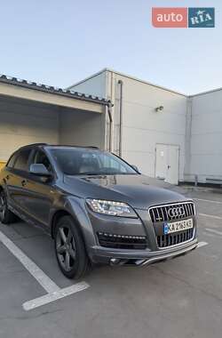 Позашляховик / Кросовер Audi Q7 2015 в 