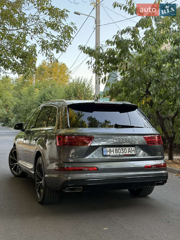 Внедорожник / Кроссовер Audi Q7 2015 в Одессе