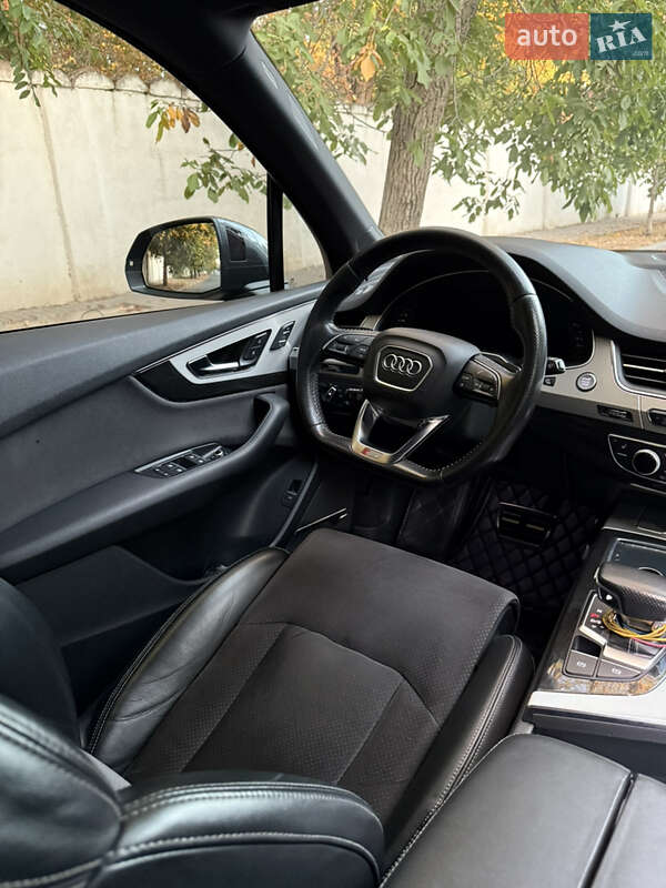 Внедорожник / Кроссовер Audi Q7 2015 в Одессе