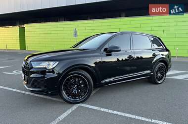 Внедорожник / Кроссовер Audi Q7 2020 в 
