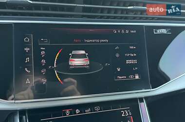 Внедорожник / Кроссовер Audi Q7 2020 в 