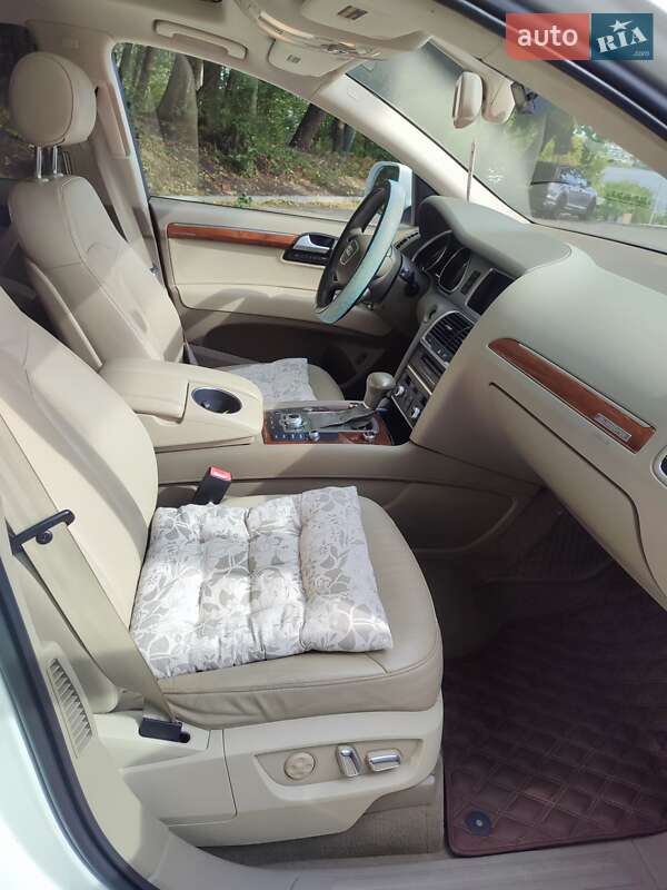 Внедорожник / Кроссовер Audi Q7 2013 в Тернополе