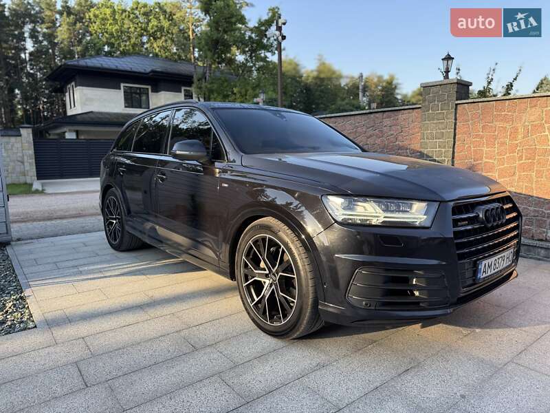 Внедорожник / Кроссовер Audi Q7 2018 в Киеве