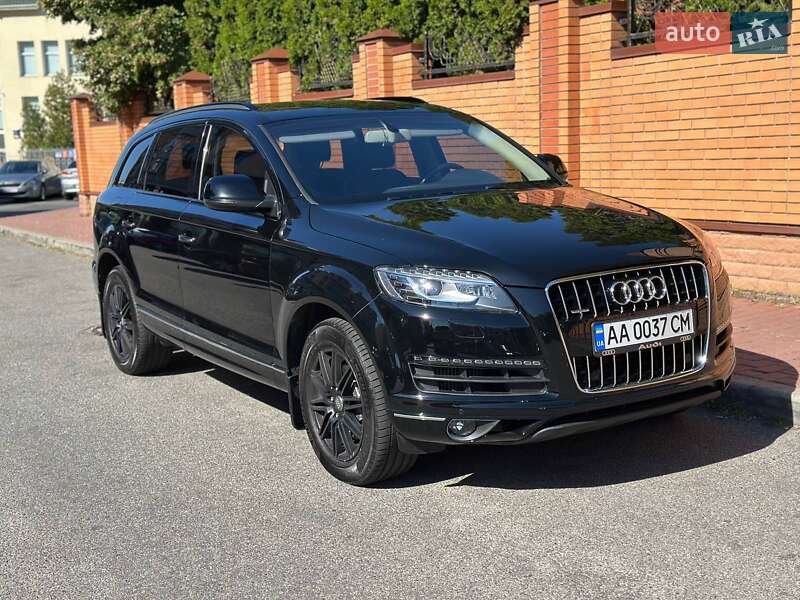 Позашляховик / Кросовер Audi Q7 2011 в Києві