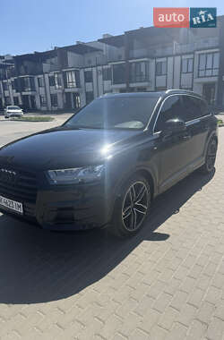 Позашляховик / Кросовер Audi Q7 2015 в Рівному