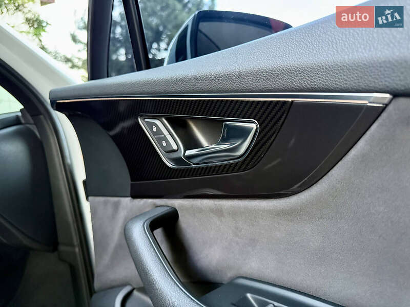 Позашляховик / Кросовер Audi Q7 2015 в Дніпрі