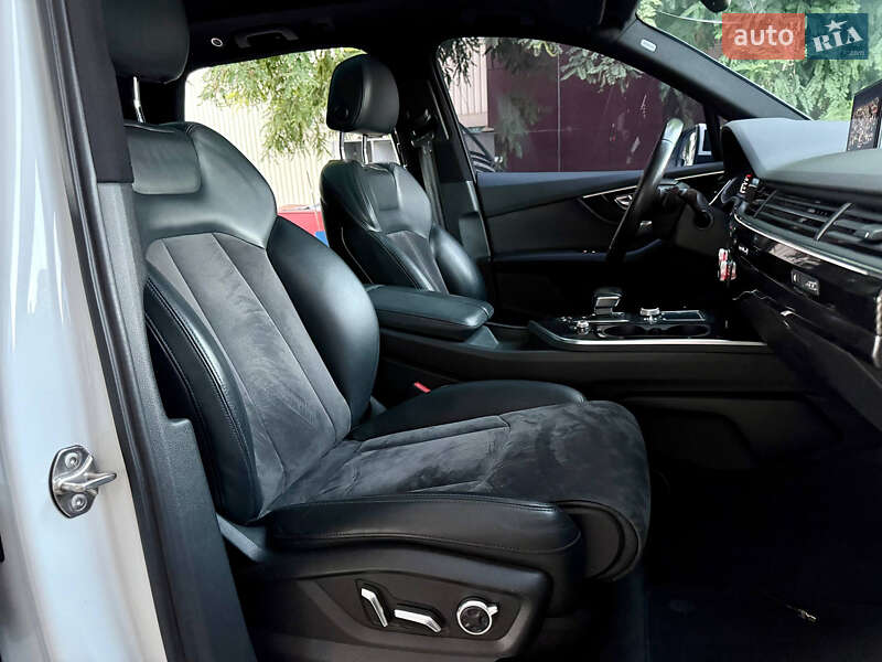 Позашляховик / Кросовер Audi Q7 2015 в Дніпрі