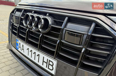 Позашляховик / Кросовер Audi Q7 2022 в 