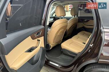 Позашляховик / Кросовер Audi Q7 2022 в 