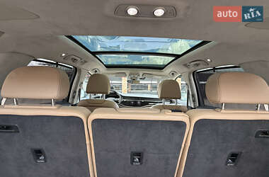 Позашляховик / Кросовер Audi Q7 2022 в 