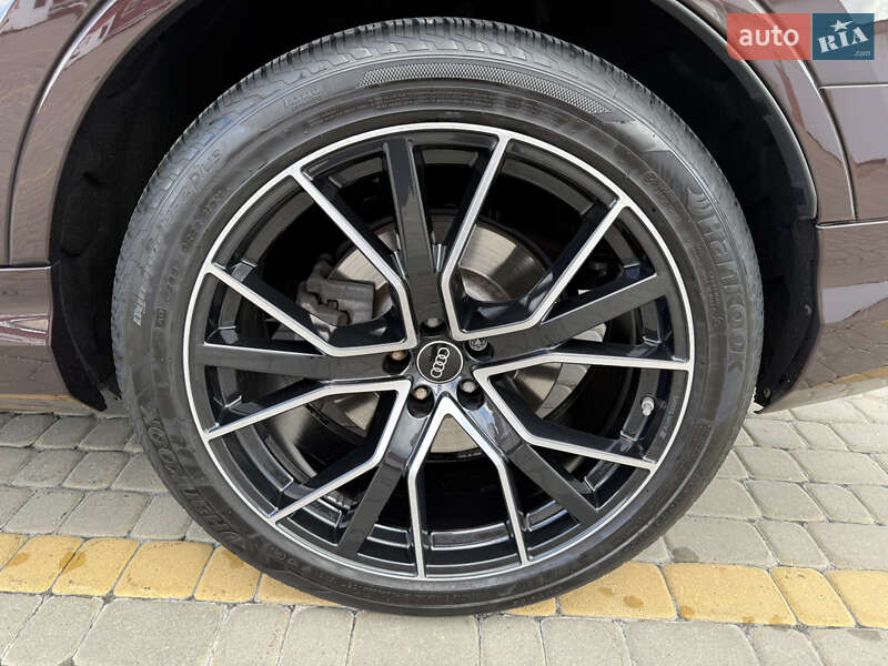 Позашляховик / Кросовер Audi Q7 2022 в Львові