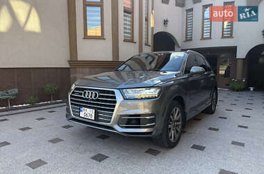 Позашляховик / Кросовер Audi Q7 2016 в 