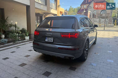 Позашляховик / Кросовер Audi Q7 2016 в 