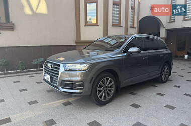Позашляховик / Кросовер Audi Q7 2016 в 