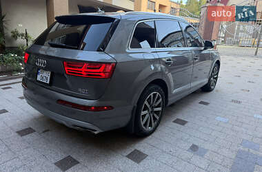 Позашляховик / Кросовер Audi Q7 2016 в 