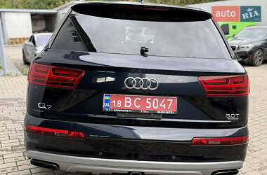 Позашляховик / Кросовер Audi Q7 2016 в 